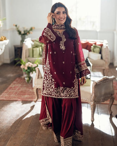 Ayeza Khan Embroidered Suit