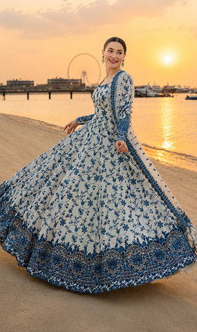 Hania Amir Viral Maxi