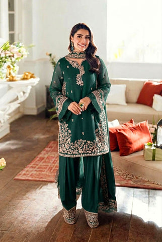 Ayeza Khan Embroidered Suit